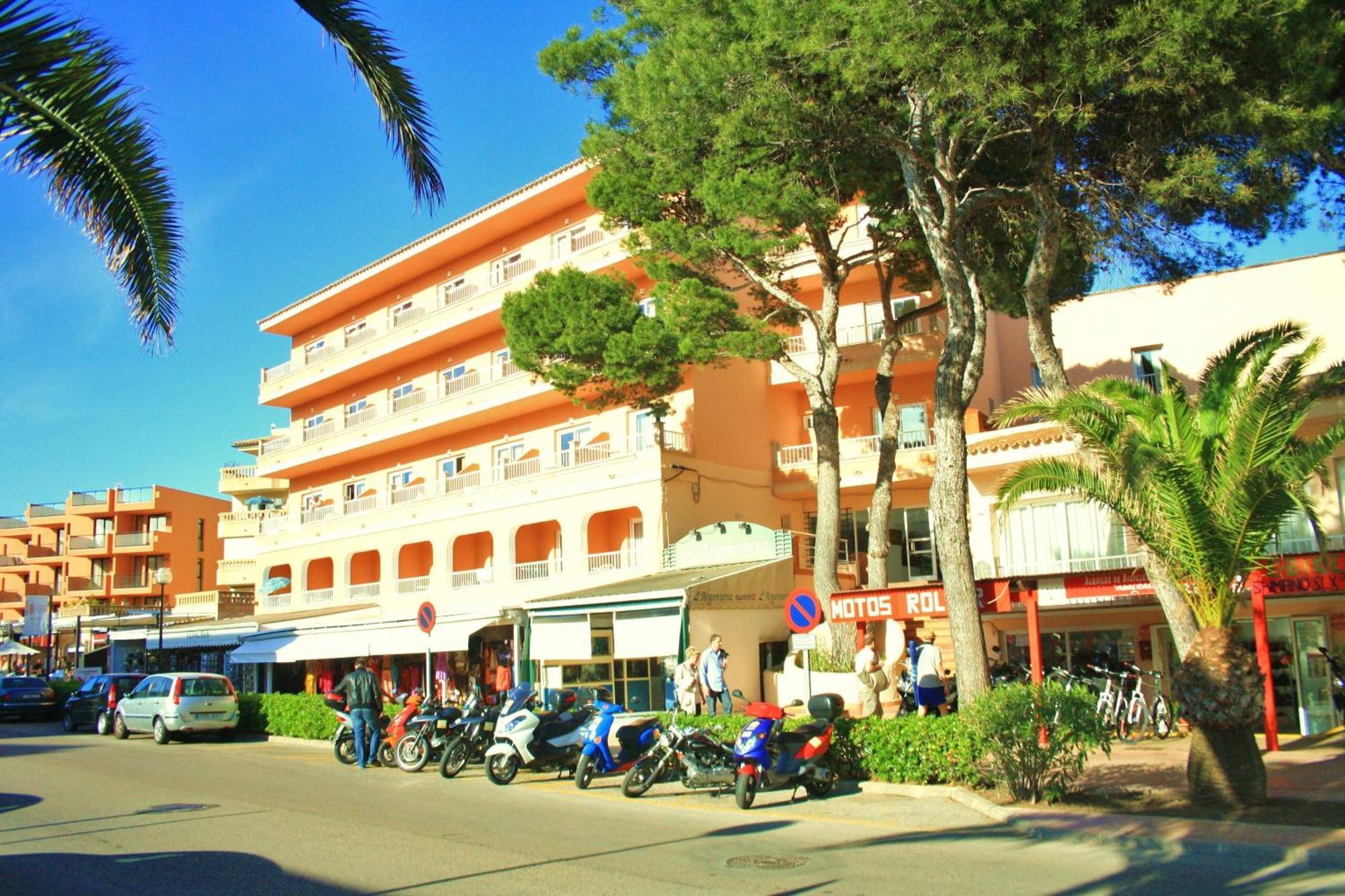 Hostal Alcina Hotel Cala Ratjada  Exterior photo